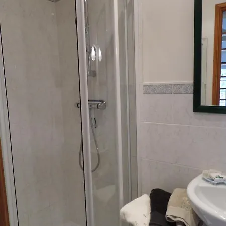 La Roseraie Bed & Breakfast *