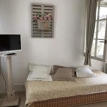 La Roseraie Bed & Breakfast