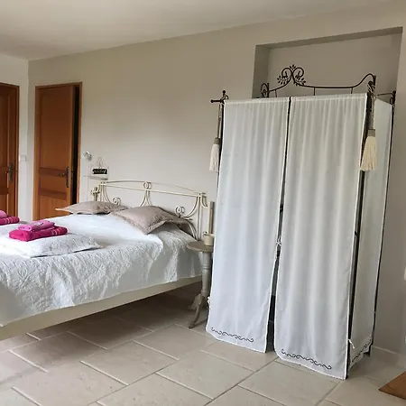 La Roseraie Bed & Breakfast