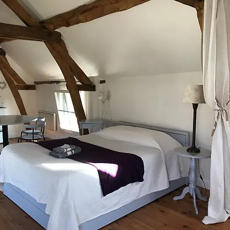 La Roseraie Bed & Breakfast *