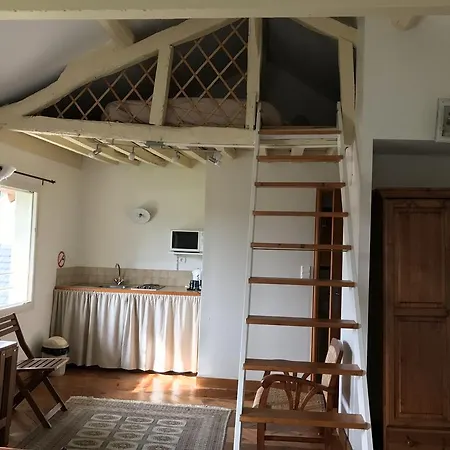 La Roseraie Bed & Breakfast *