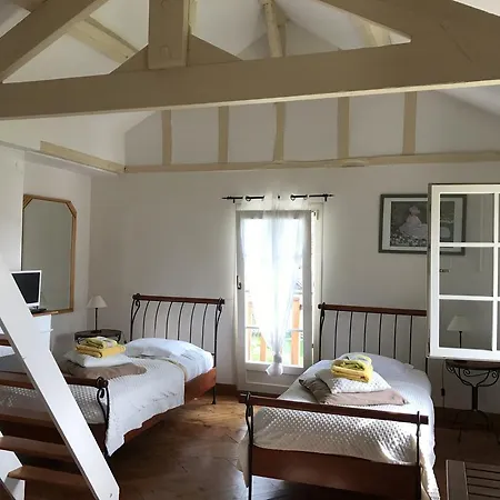 La Roseraie Bed & Breakfast *