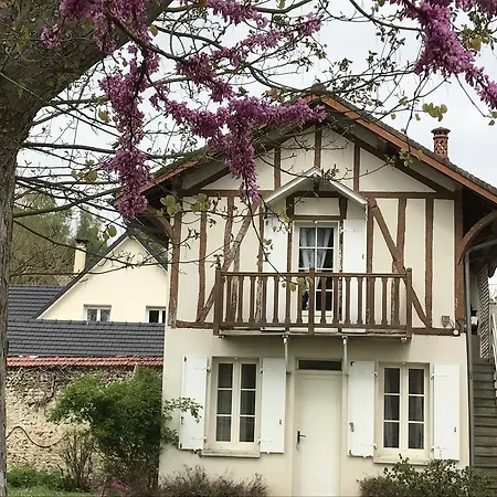La Roseraie Bed & Breakfast