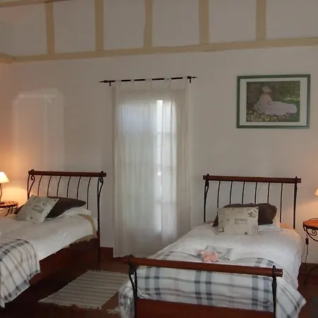 La Roseraie Bed & Breakfast
